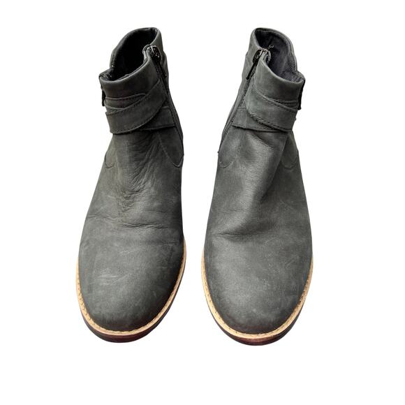 Clarks Shoes - Women's Clarks Camzin Dime Size 9 Ankle Boots
